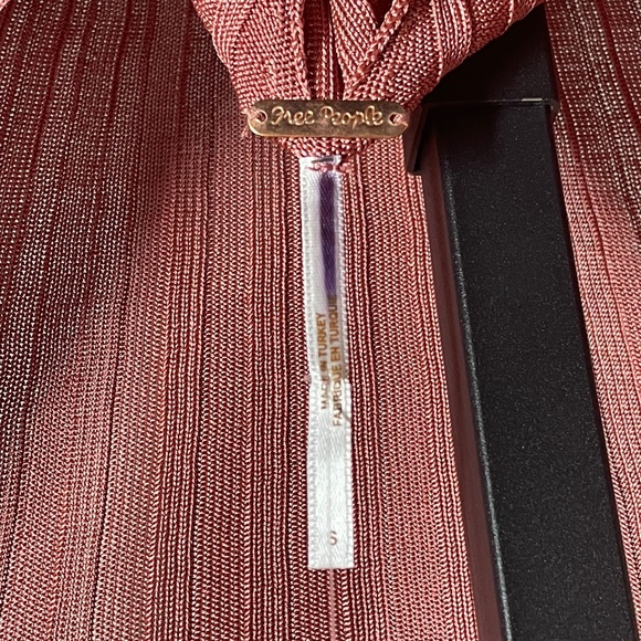 NEW Free People Shirt Womens Small coral pink knit pull over boho hippie chic - Picture 4 of 9